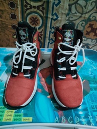 Timberland Madbury womens size 38,5 Red CNY