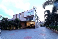 Topline Resort, Dhule