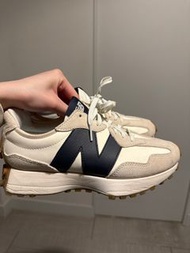 New Balance 327