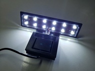 全新 小缸牌奧斯特X3水草魚缸專用LED水族魚缸燈 ，DIY當枱燈，長約13cm，合細缸用，夾玻璃邊的，圓腳電源帶開關，簡單實用，留意尺寸圖，當電腦枱燈都唔錯，給懂得的。