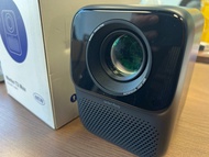 Wanbo New T2 max projector 家用自動對焦投影機 (99%新)