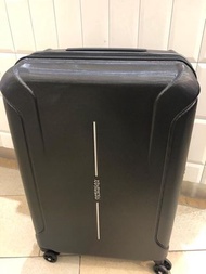 全新American tourists-technum 68厘米/25吋行李箱—$1000—屯門交收，有三年保養
