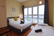 Cozy 1BR Suite at Tritower Steps to JB CIQ