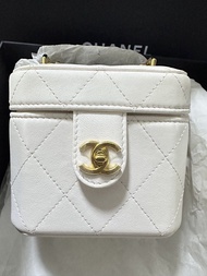 Chanel白色小盒子