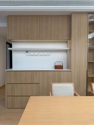 全屋傢俬定制 餐邊櫃 sideboard C字櫃 C-shaped cabinet 原木風餐邊櫃 Solid wood sideboard 咖啡吧台 酒櫃 wine cabinet, tea cabi