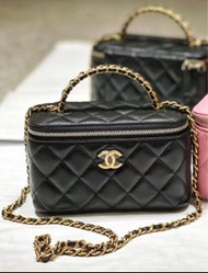 Chanel 22K 黑色羊皮手柄長盒子 vanity case