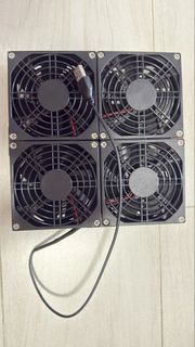 Notebook / Router 四風扇散熱器 USB供電