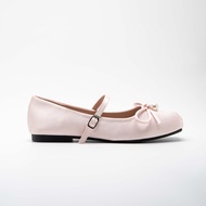 MellowCo รองเท้าบัลเล่ต์สไตล์แมรี่เจน Mary Jane ผ้าซาตินประดับโบว์มุก รุ่น Call Me Lily M8-4428