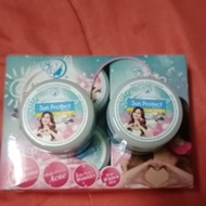 New‼️2pcs sunscreen 10gm Ori B/Wise❤️