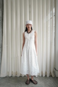 Weekend begins - Gigi lace dress