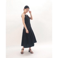 HITAM Sevenmates - Odette Dropped-Waist Dress in Black - Dropped-Waist Odette Black Overalls
