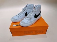 NIKE - Blazer Mid ‘77 VNTG