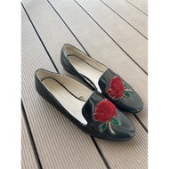 Pass Zara shoes embroidered rose
