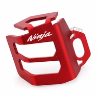 NINJA Motorcycle CNC Aluminum Rear Brake Fuel Tank Oil Cup Oil Protective Holder Cover Pot Bracket for KAWASAKI NINJA 400 650 Z400 Z650 Z250 ฝาครอบแก้วน้ํามันเบรครถจักรยานยนต์สําหรับ