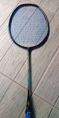 raket badminton lining windstrom 72