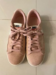粉色麂皮Nike（發霉需自己送去洗鞋）