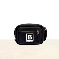 降價！Burberry 黑色尼龍斜背包 相機包