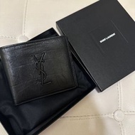 二手精品 日本專櫃購入 YSL聖羅蘭 立體LOGO 仿鱷魚皮壓紋 男款8卡短夾 皮夾 錢包 黑色