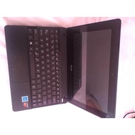 2ND HAND LAPTOP WITH FREE KEYBOARD AN MOUSE
