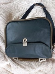 Mandarina duck 彈簧包