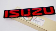 โลโก้หน้ากระจัง อีซูซุ ดีแม็ก ปี 12 "ISUZU" (สีแดงพื้นดำ) [แท้] ISUZU D-MAX 12 โกดังอะไหล่ยนต์ อะไหล