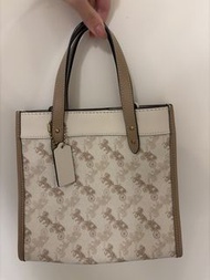Coach 89143 Field Tote With Horse And Carriage Print