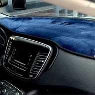 Urbain Class 車用無喇叭孔絲絨防滑儀表板避光墊 午夜藍 + 黑色 + 防塵袋 BMW 5系列G30 i530(2010年~2017年)