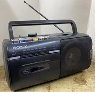 SONY 1985年日本製 / 初版 CFM-10 手提 收音機 卡式機 新力
