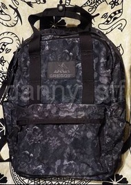 大熱之選👍🏻Gregory 18L EASY PEASY DAY BLACK TAPESTRY 黑花 新Logo Backpack 書包 背囊 (Made in Philippines 菲律賓製)