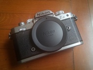 ( 銀色 ) Nikon  ZFC  無反相機