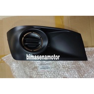 Fortuner right front bumper hole cover