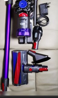 DYSON v8主機(95%新).100%全新原裝電池.部份配件全新 香港火牛 .海怡半島交收