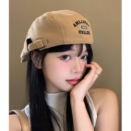 Duckbill hat can be worn in 2 ways, both men and women can wear it