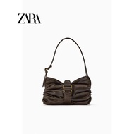 ZARA ซาร่า ใหม่กระเป๋าสตรีหัวเข็มขัดสีน้ําตาลตกแต่งกระเป๋าเป้สะพายหลังไหล่เดี่ยว 6368210 700