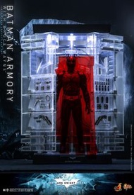 全新拆出 Hottoys MMS702 Batman 第三集 場景用嘅  透明水晶武器庫一個  (只出售武器庫及配件及燈光搖控器) , 没有紅色圈住部份 Batman 主體 figure. The D