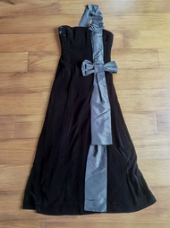 黃淑琦黑色絨緞帶設計感長禮服