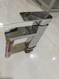 全新冷熱水龍頭