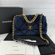 香奈兒CHANEL 19系列經典雙C LOGO菱格紋單寧布 金色鍊帶 中號 手提/肩背/ 斜背包(牛仔深藍色）