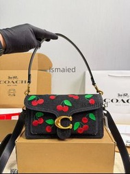 COACH 蔻馳刺繡牛仔酒神包