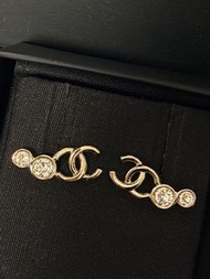 Chanel 雙C耳環