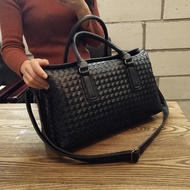 【A COOL】 2022 New Retro Woven Womens Bag Boston Pillow Large Capacity Handheld Crossbody Single Shou