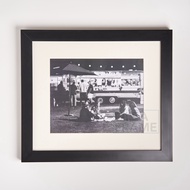 Minimalist Black Wooden Photo Frame - 11R Photo Frame 5cm Matboard