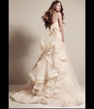 Vera wang 婚紗 購自the wedding gown 原價2萬5 有單 幸福傳承