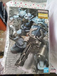 Bandai MG 1/100 MS-07B Gouf Custom 模型