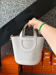 Hermes in the loop 18
Taurillon