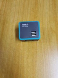 萬能充插頭/ 充電器 universal travel adapter