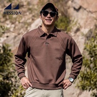 เสื้อยืดคอกรุ๊ปสไตล์ Old Money สำหรับผู้ชายใส่สบาย ๆ ในการเดินทาง