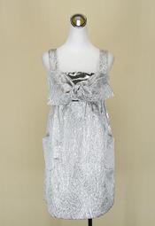 貞新二手衣iroo 依洛 白色雕花平口無袖緞面洋裝M(38號)(83042)