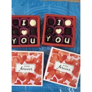 Chocolate box of 9 red hearts