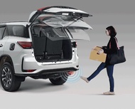 758. (ของแท้) PC5E1-0K038-43 ชุดเซ็นเซอร์เปิด-ปิดประตูท้าย (สีดำ) ฟอจูนเนอร์ Fortuner /เบิกศูนย์